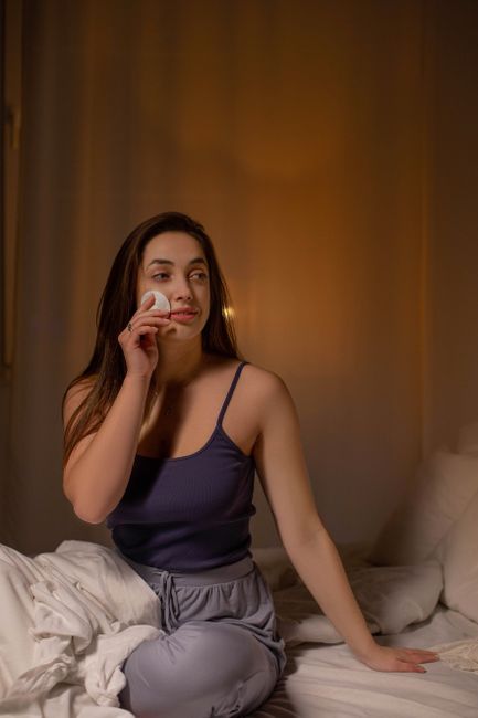 Evening Cleansing Once vs Twice: 5 Proven Ways to Protect Your Radiant Skin Barrier